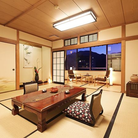 Kotobukiso Hotel Shin'onsen Eksteriør billede